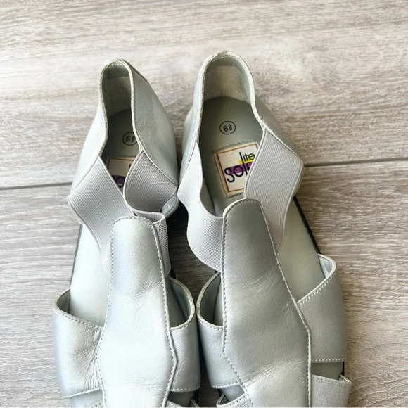 Lite Soles Silver Leather Padded Flat Sandals - Picture 10 of 12
